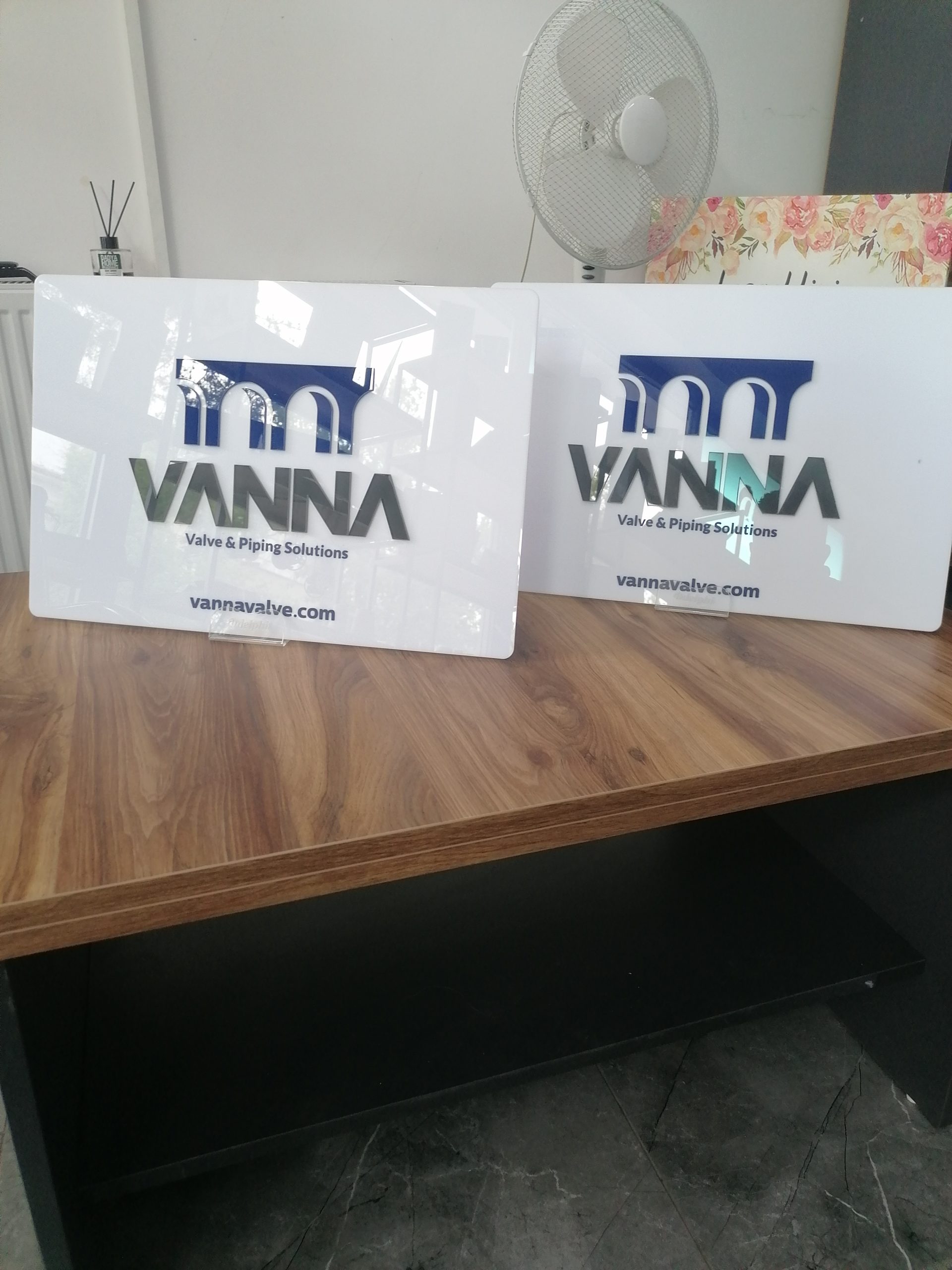 ankara tabela, tabela çankaya, tabela, kapı tabelası, duvar tabelası, ankara tabelacı, dükkan tabelası, ofis tabelası, büro tabelası, pleksi tabela, yönlendirme tabelası, kapı tabelası