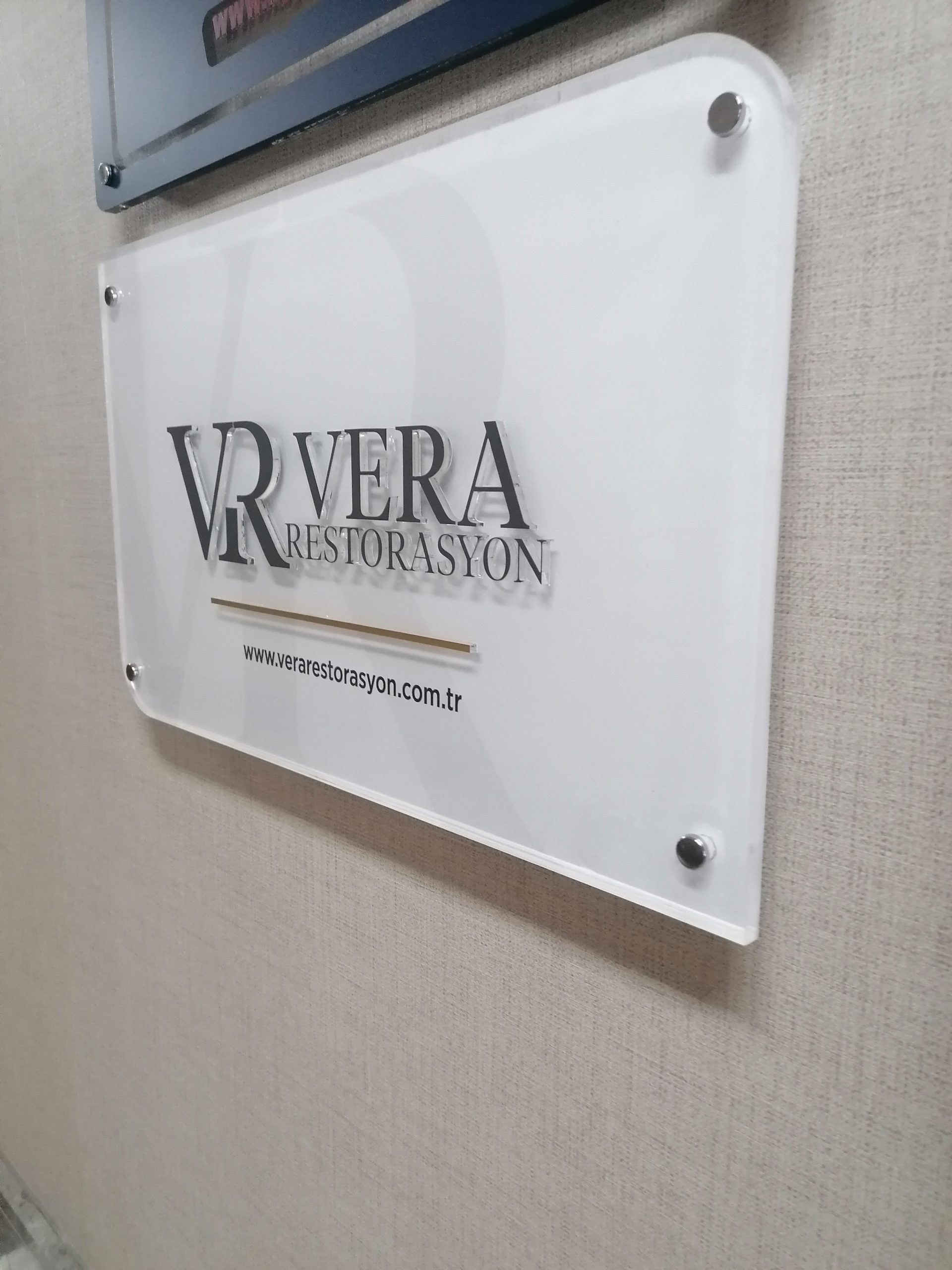 ankara tabela, tabela çankaya, tabela, kapı tabelası, duvar tabelası, ankara tabelacı, dükkan tabelası, ofis tabelası, büro tabelası, pleksi tabela, yönlendirme tabelası, kapı tabelası