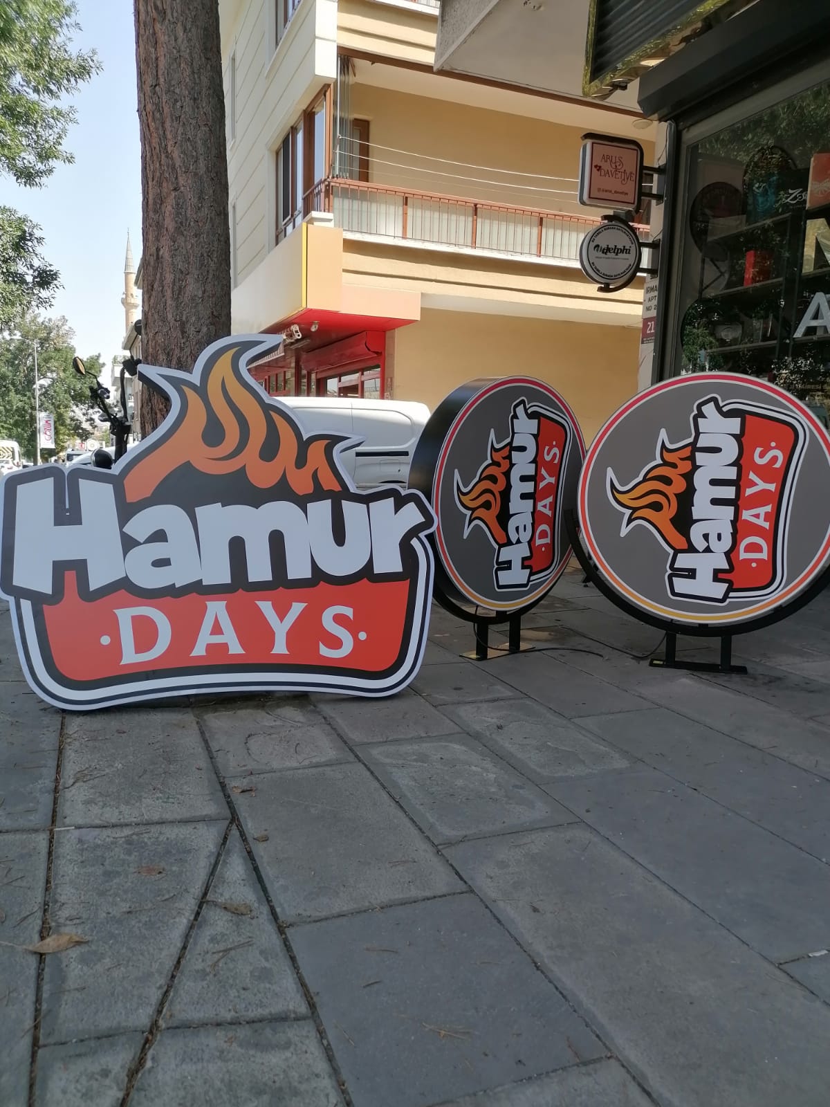 döner tabela, fener tabela, yuvarlak tabela, kolon tabelası, ışıklı tabela, çankaya tabela, ankara tabela, tabelacı, dikdörtgen tabela, ayaklı tabela